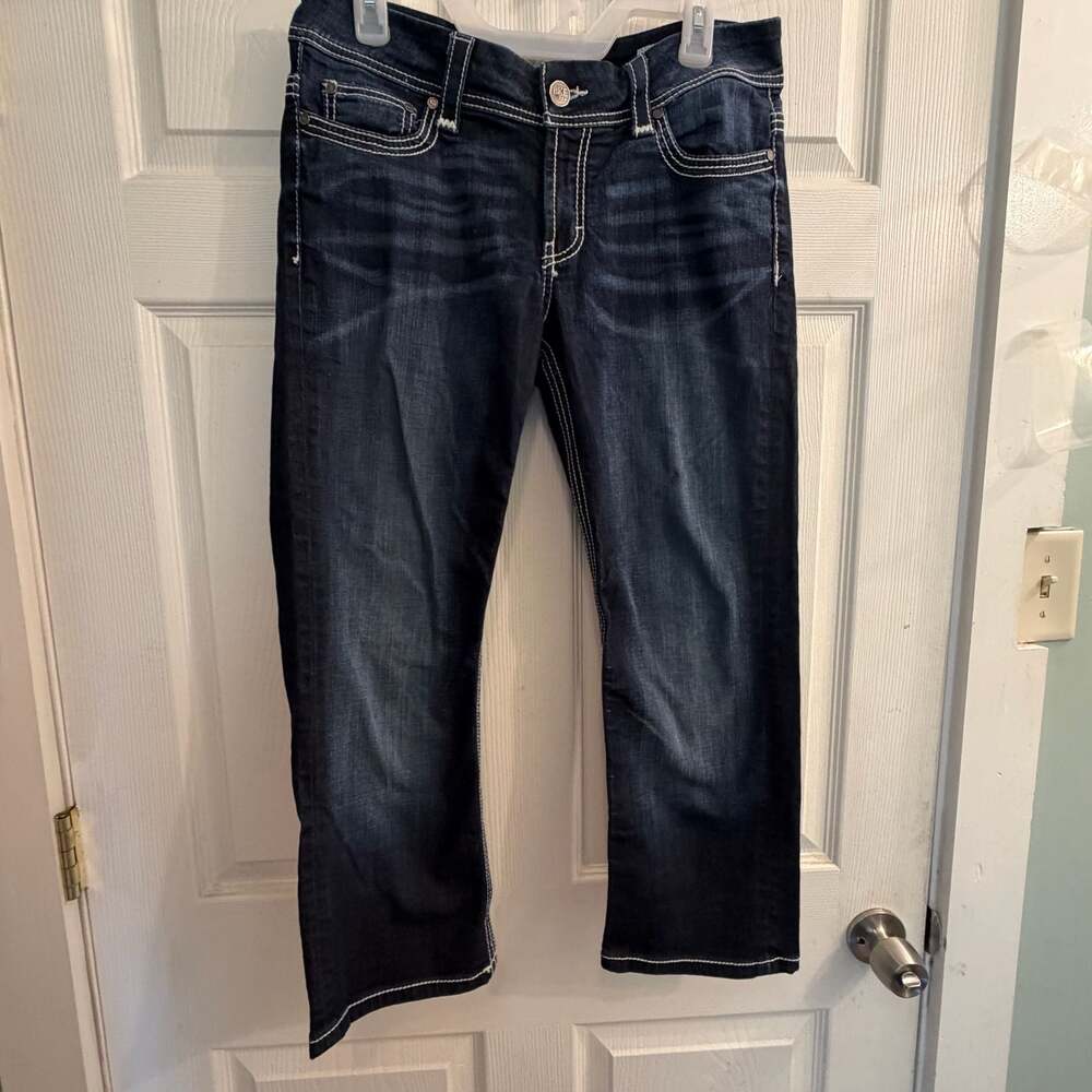BKE Denim Dakota Straight Taper Jeans Size 29x24 Distressed Capri ? Very Petite